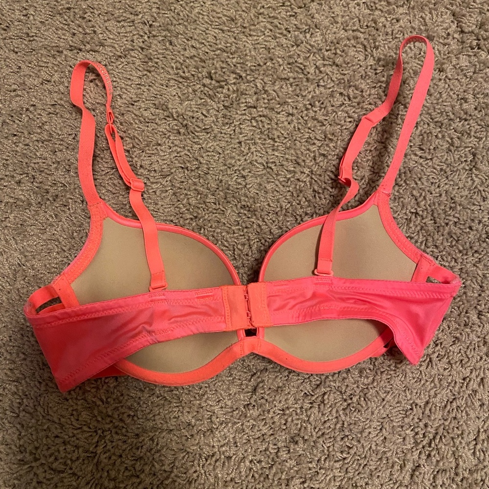 32B Bras - Picture 3 of 6